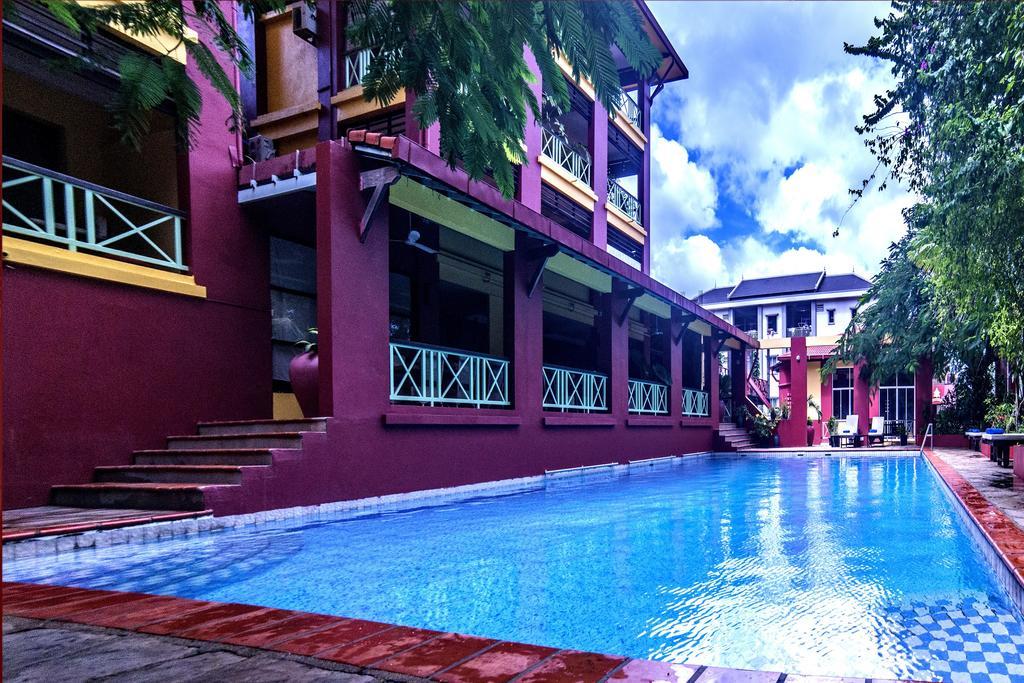 The Harbor Lights Palace Sihanoukville Exterior photo