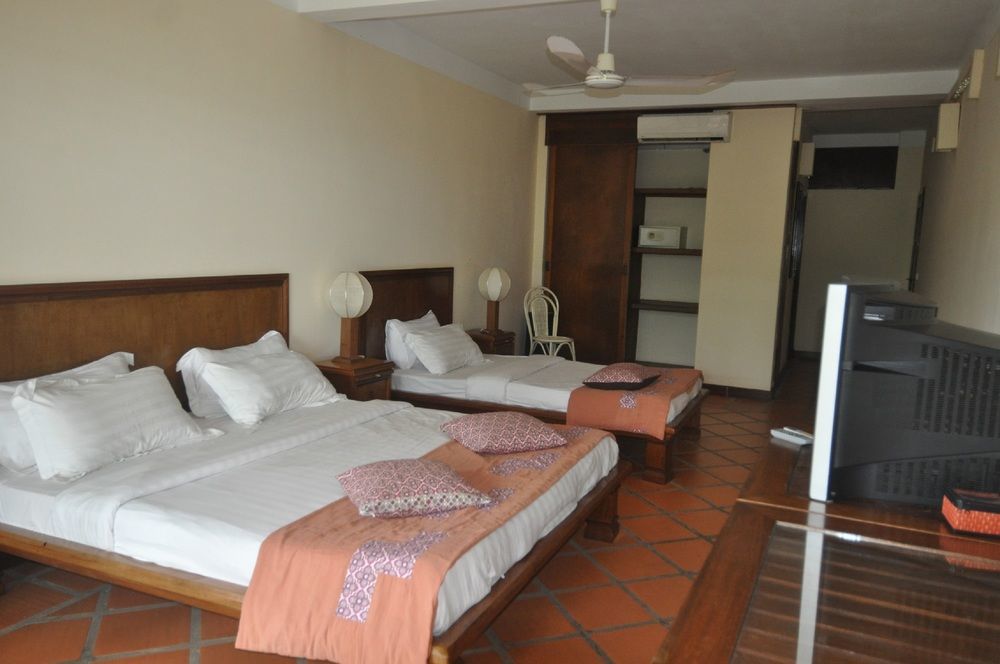 The Harbor Lights Palace Sihanoukville Exterior photo