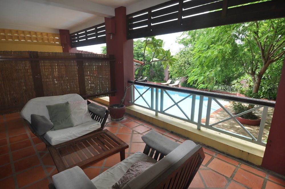 The Harbor Lights Palace Sihanoukville Exterior photo