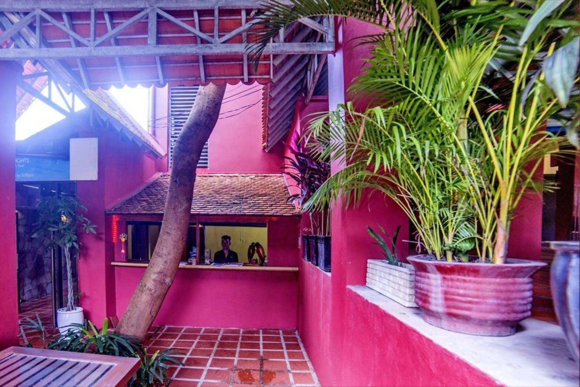 The Harbor Lights Palace Sihanoukville Exterior photo
